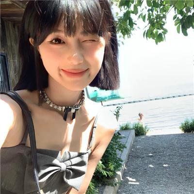 只能亲吻不幸同学了!